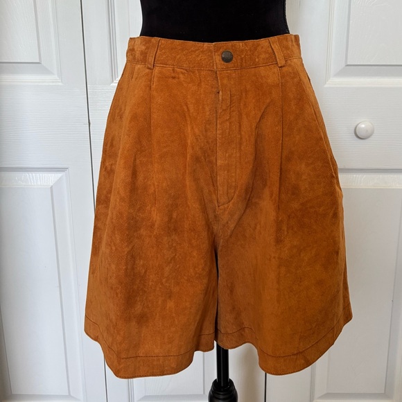 The Limited Pants - Vintage The Limited High Waisted Pleated Suede Leather Mom Shorts Size 12